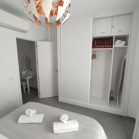 Residencial Pinos 3 דירה