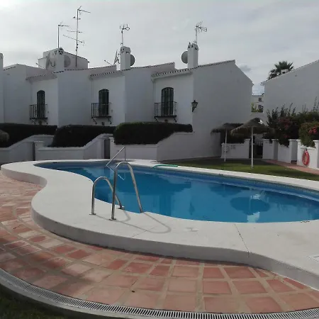 Residencial Pinos 3 דירה *