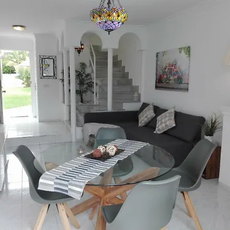 Residencial Pinos 3 * נרחה