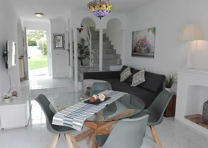 Residencial Pinos 3 * نيرخا